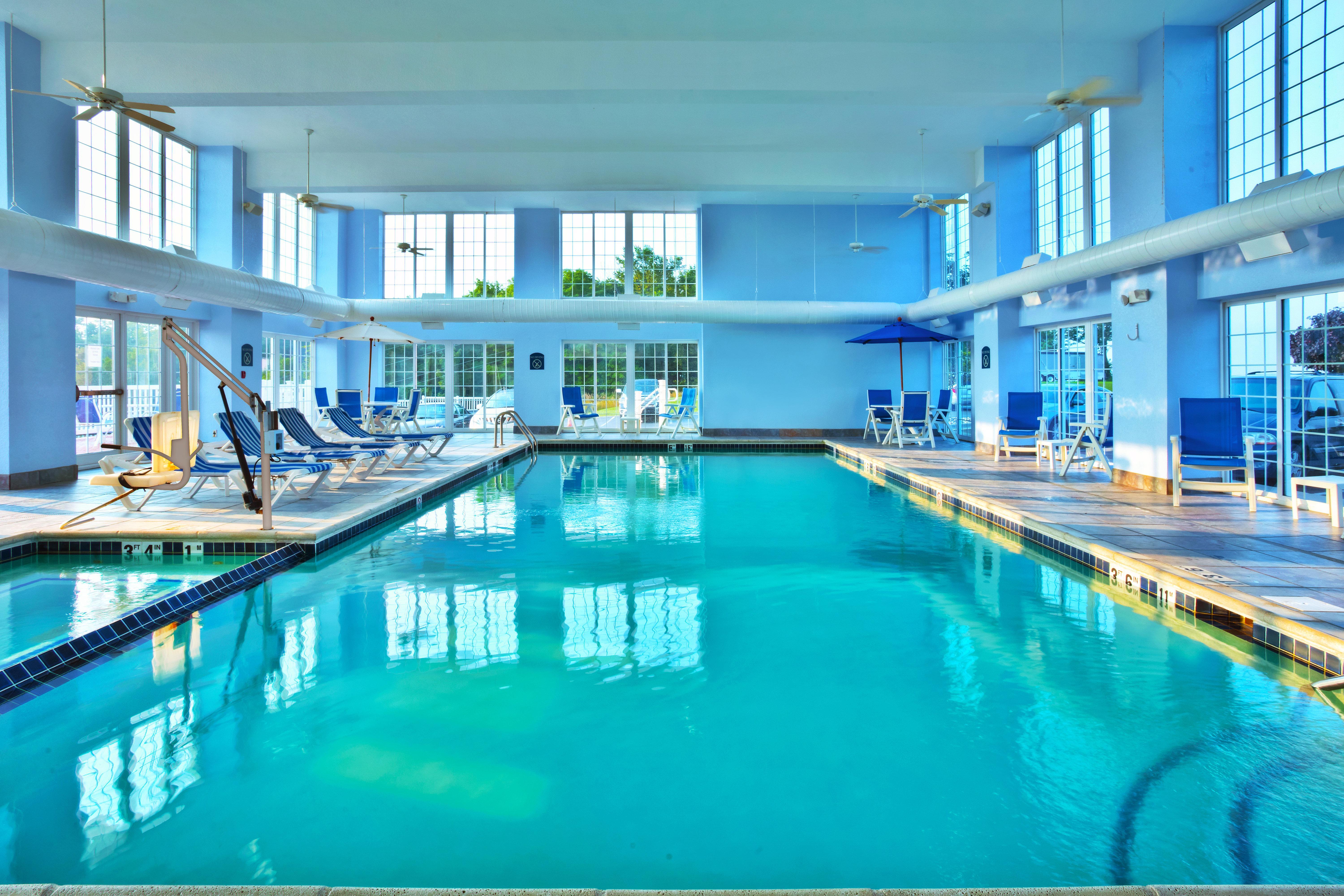 Holiday Inn Express Hotel & Suites Petoskey By Ihg Exterior foto