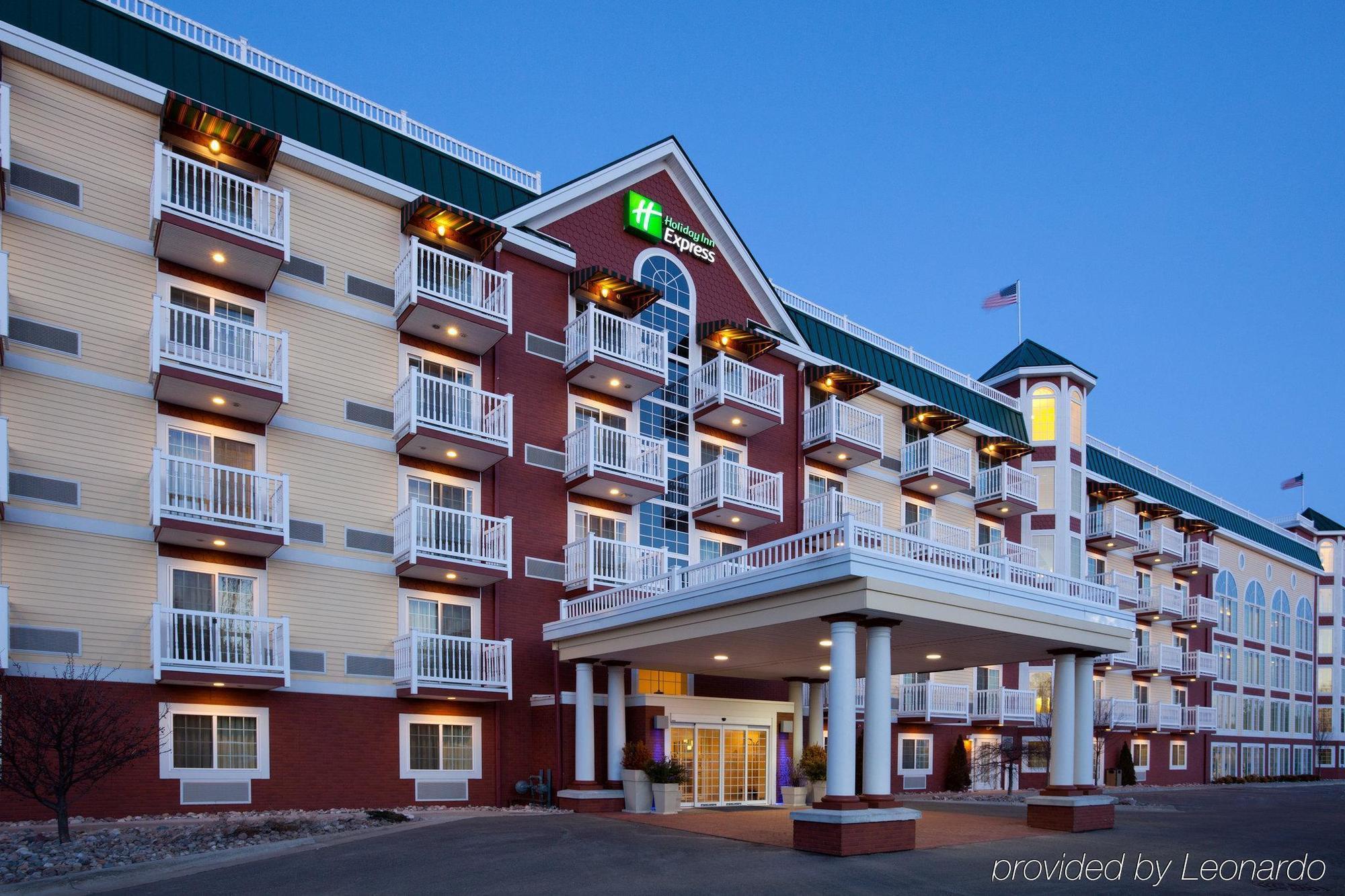 Holiday Inn Express Hotel & Suites Petoskey By Ihg Exterior foto